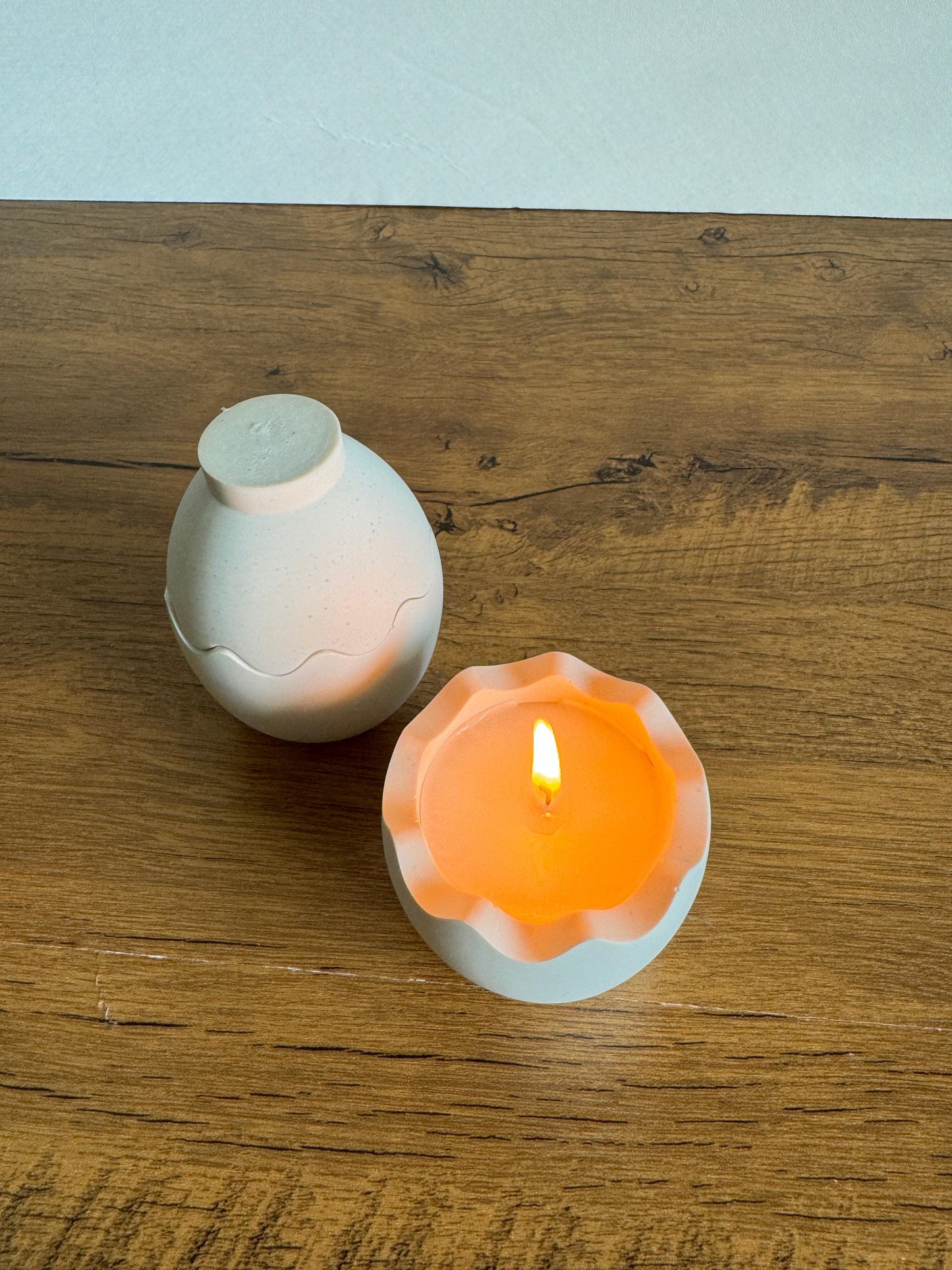 In An Eggshell | Jesmonite cracked egg candle