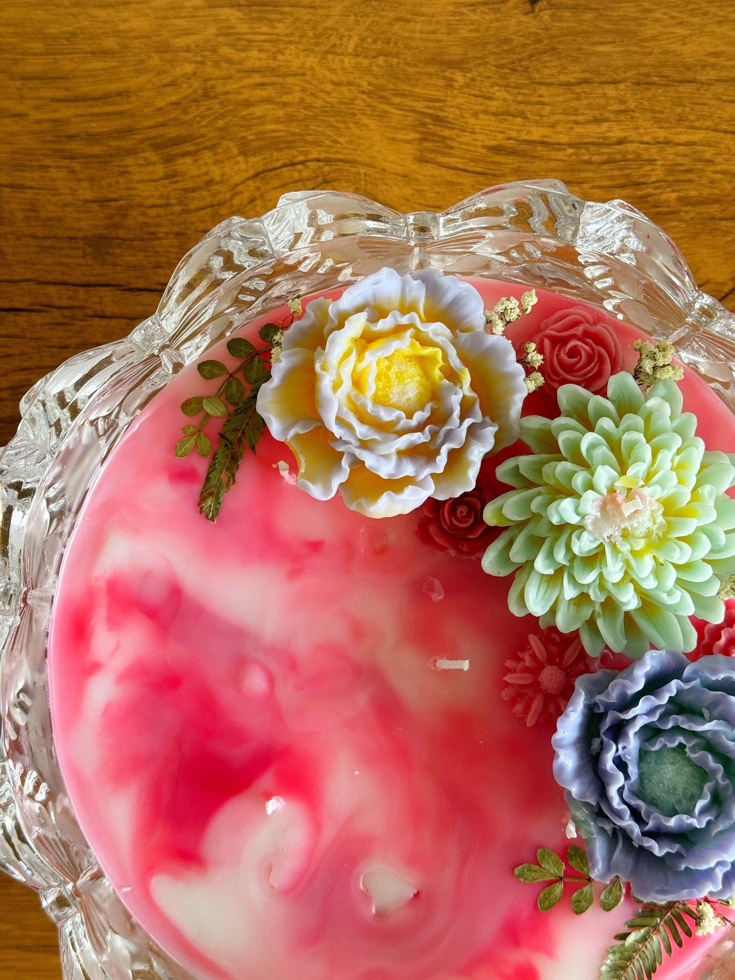 Butterfly Vibes | Crystal butterfly dish with flowers