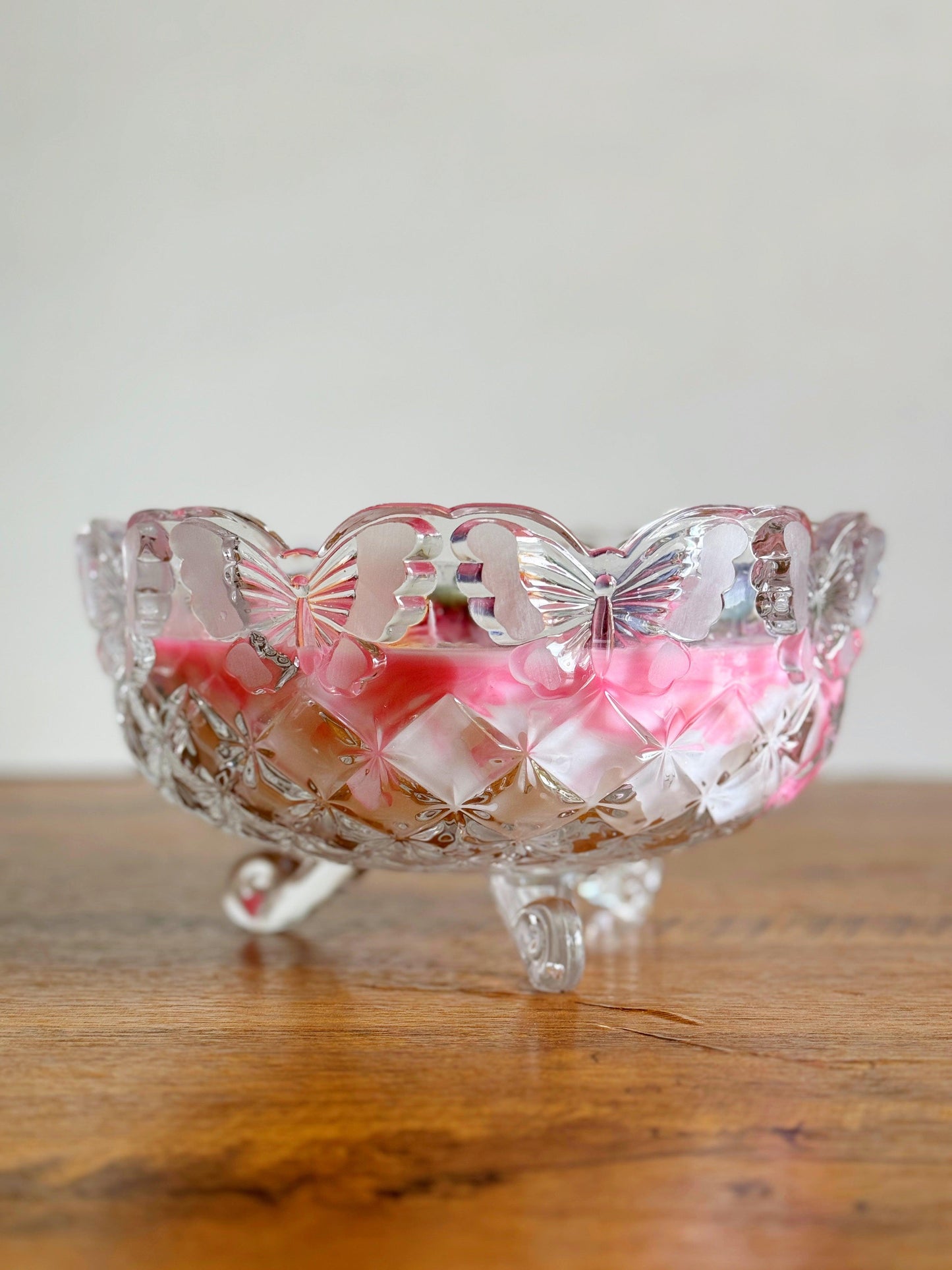 Butterfly Vibes | Crystal butterfly dish with flowers