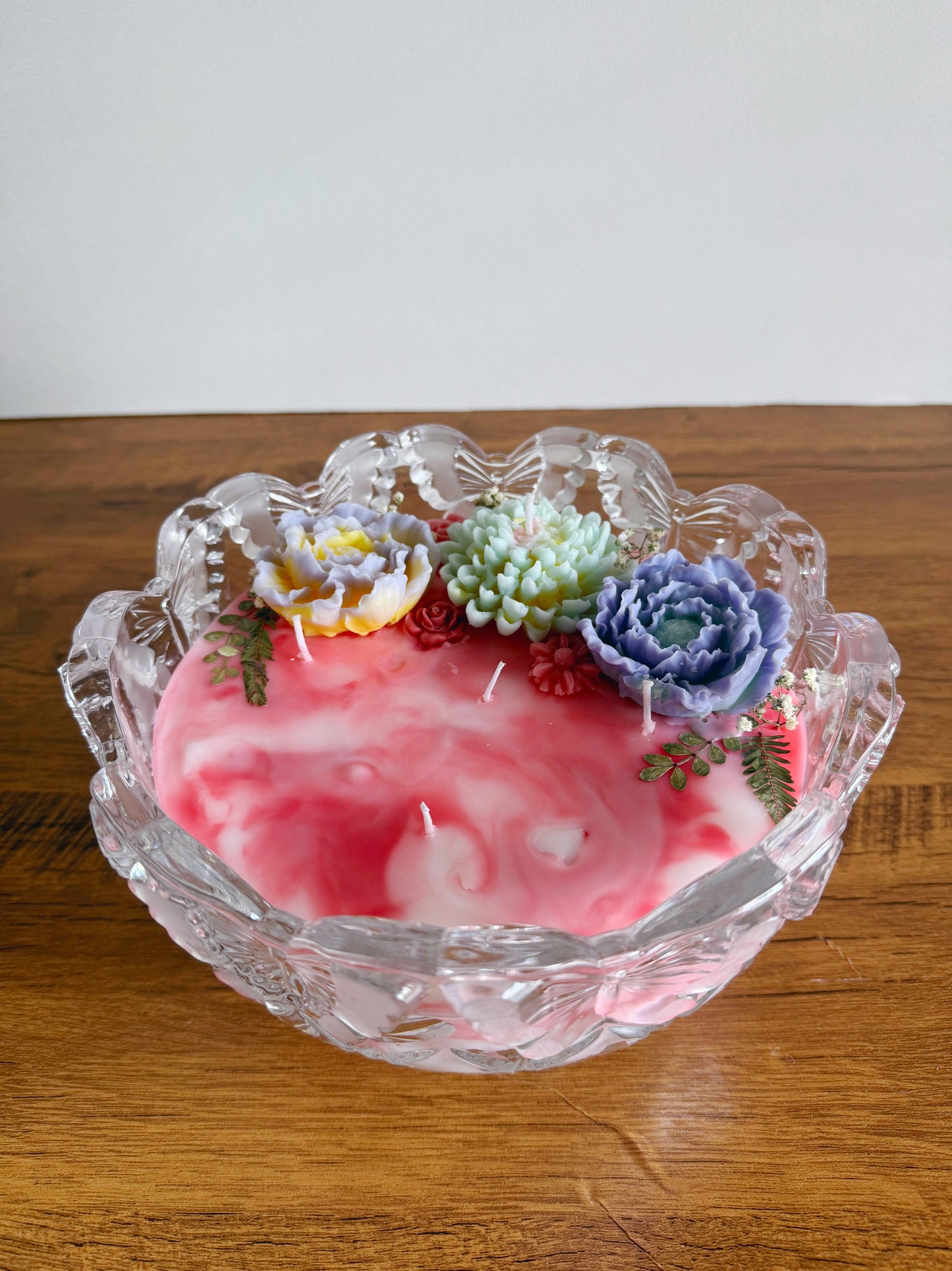 Butterfly Vibes | Crystal butterfly dish with flowers