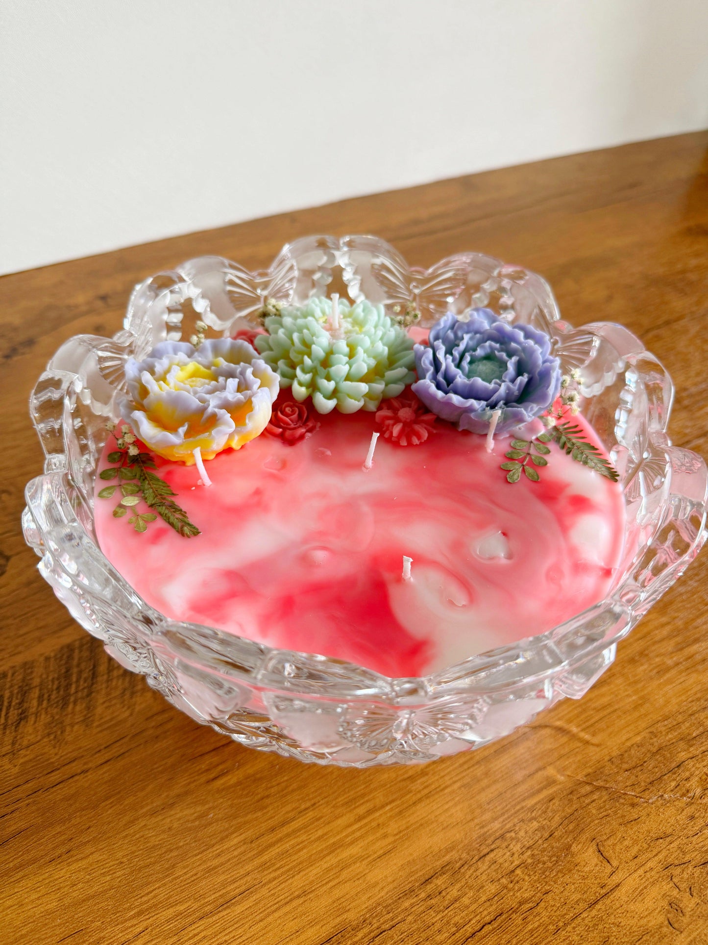 Butterfly Vibes | Crystal butterfly dish with flowers