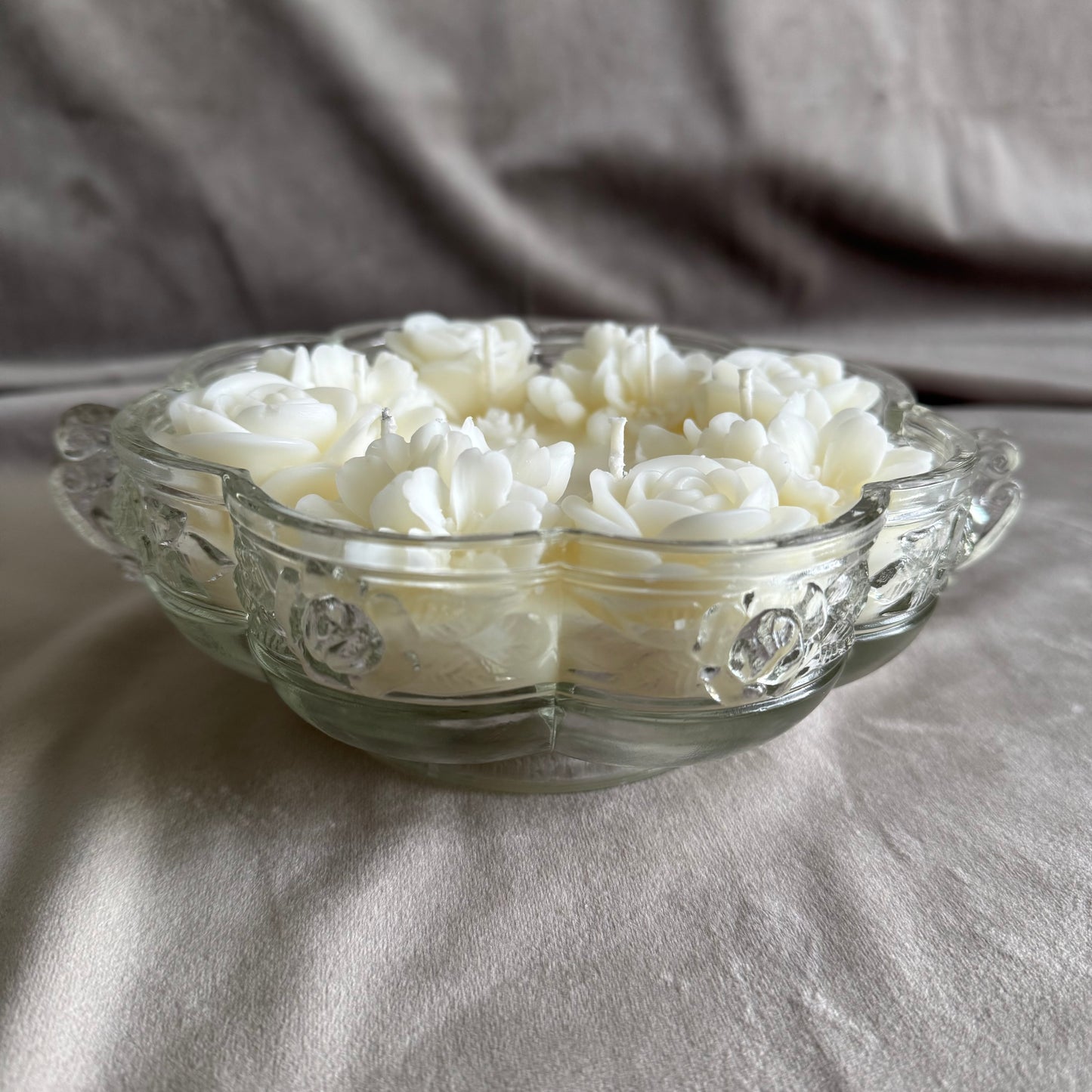 coconut apricot soy wax floral candle decorative candle luxurious candle white floral flowers neutral candle