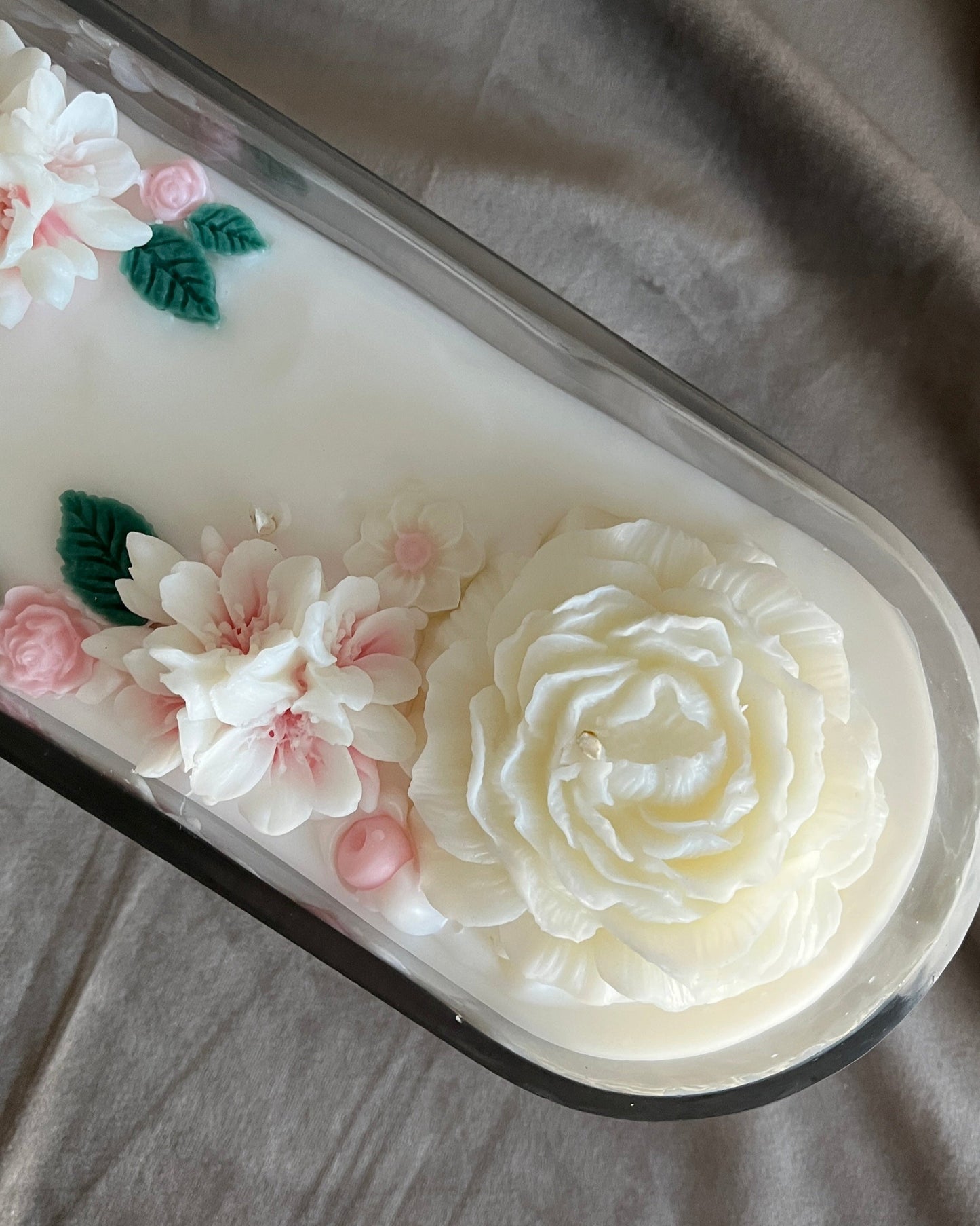 Rosey Romance Candle | White Foral Bouquet in Handblown Glass Vessel