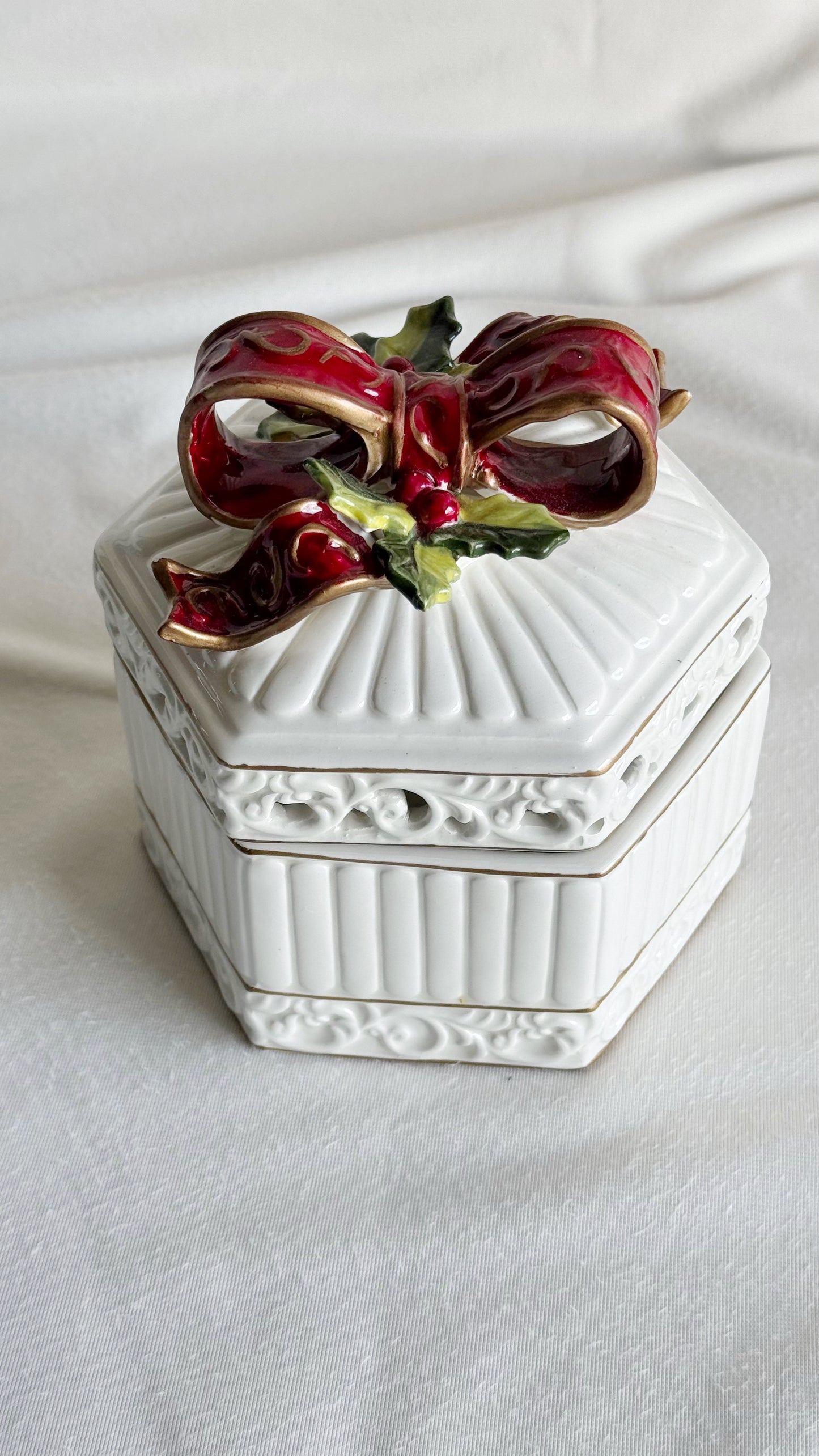 Happy Holiday ceramic decorative candle