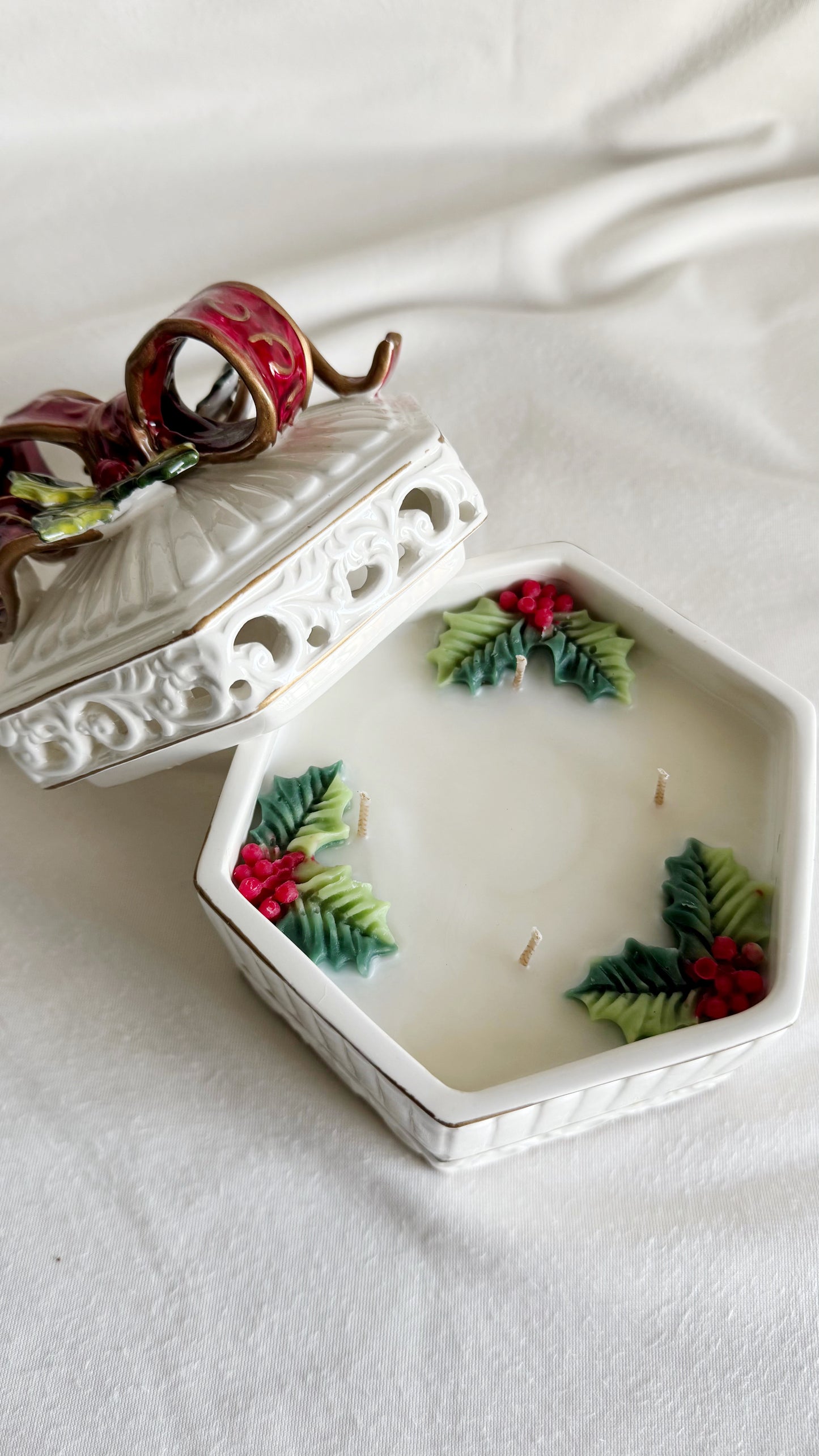 Happy Holiday ceramic decorative candle