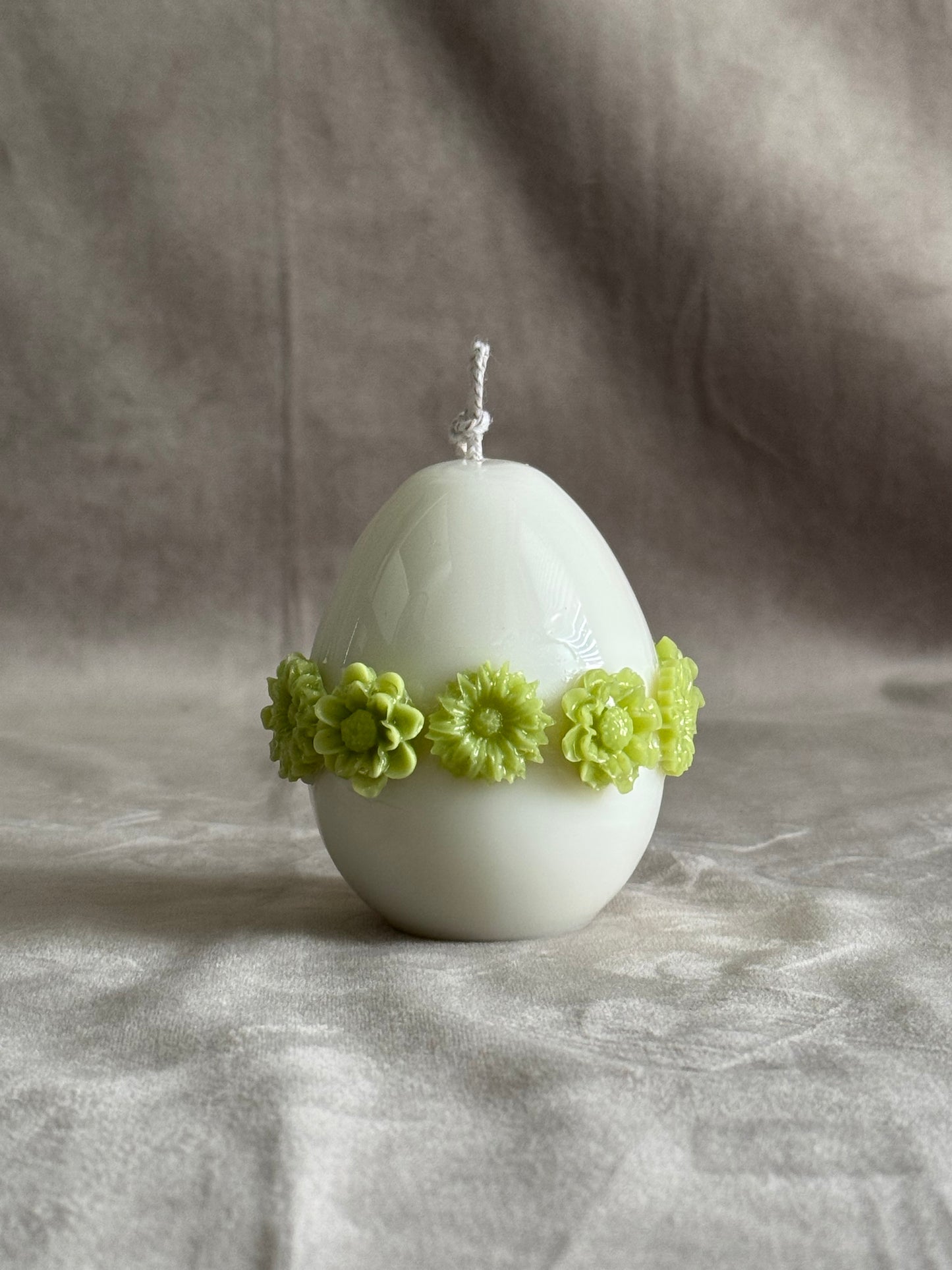 Flora Egg-cellence | Egg shaped pillar candles