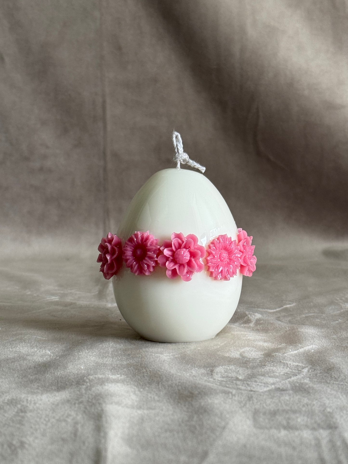 Flora Egg-cellence | Egg shaped pillar candles