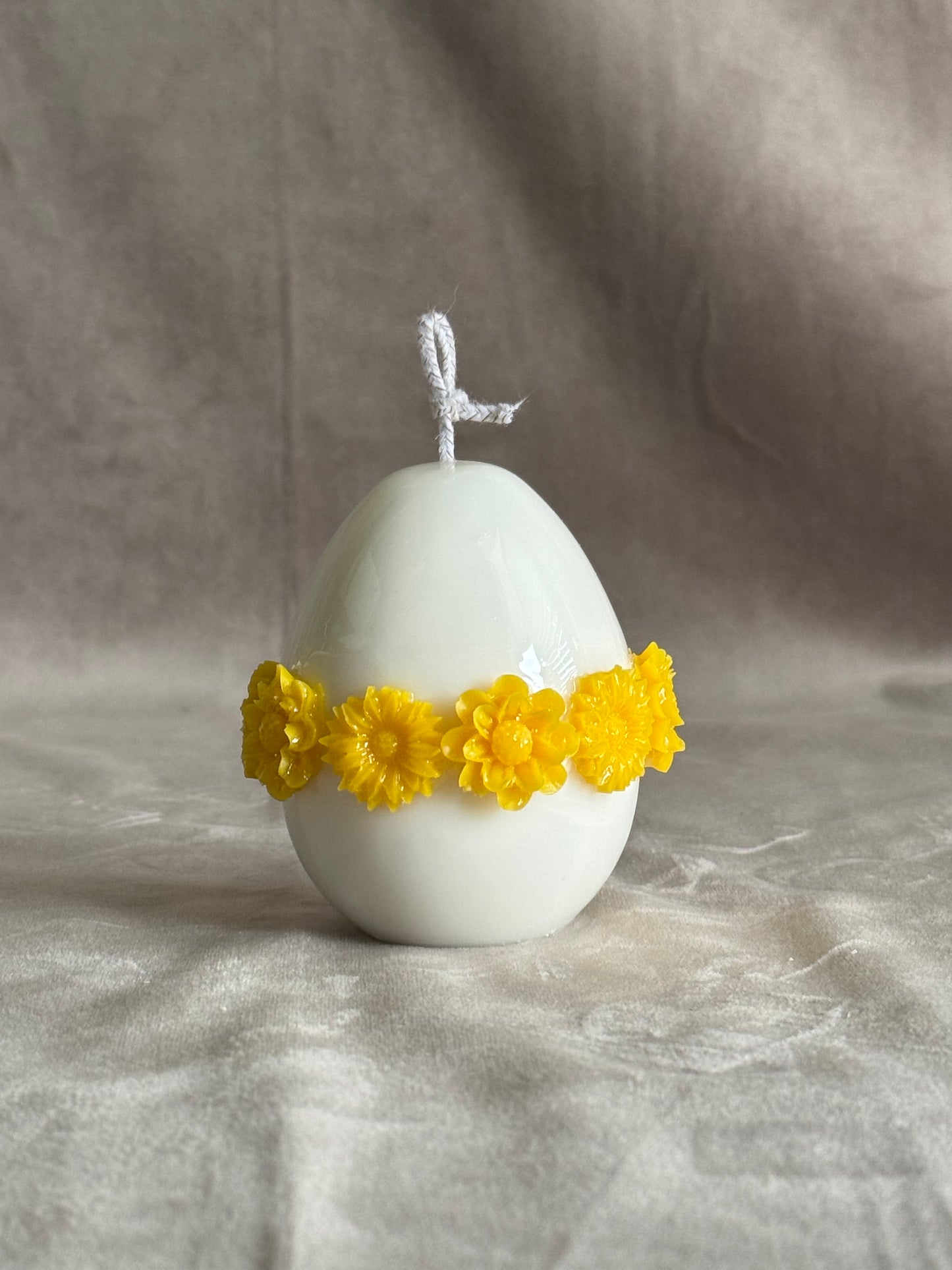 Flora Egg-cellence | Egg shaped pillar candles