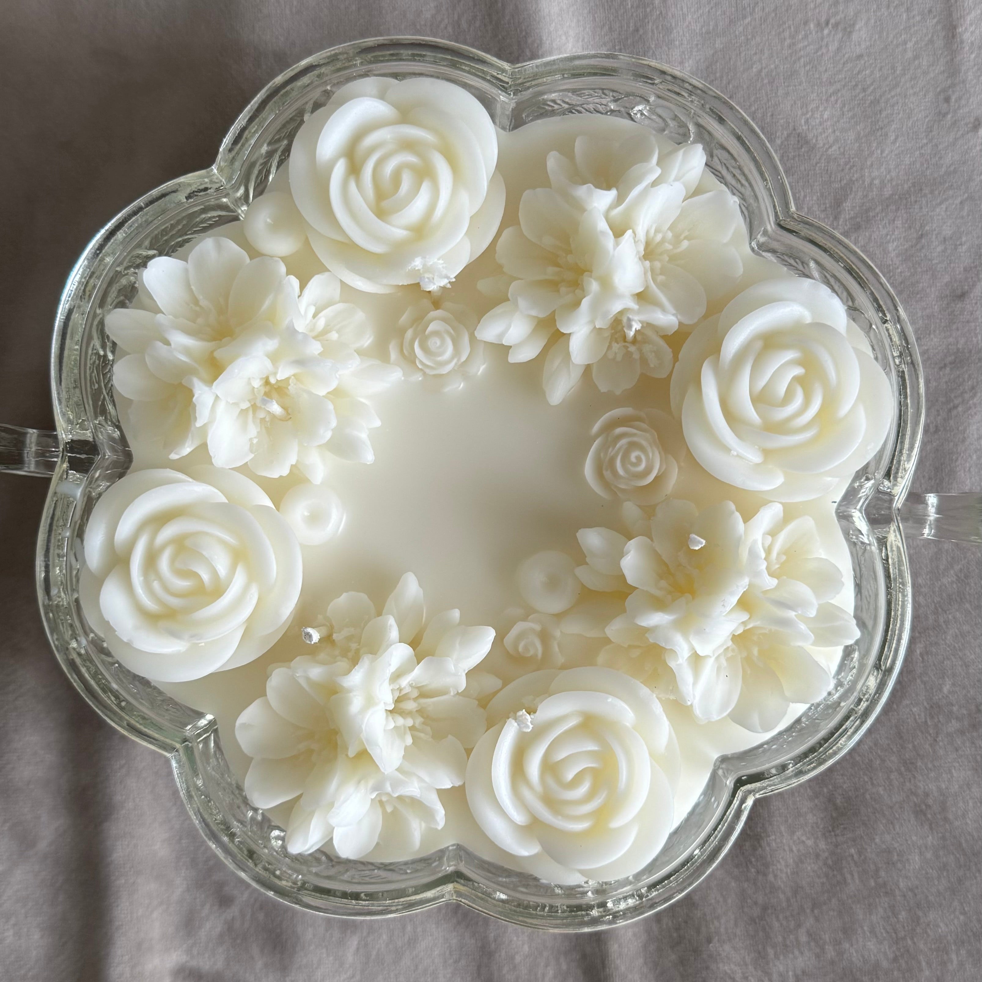 coconut apricot soy wax floral candle decorative candle luxurious candle white floral flowers neutral candle